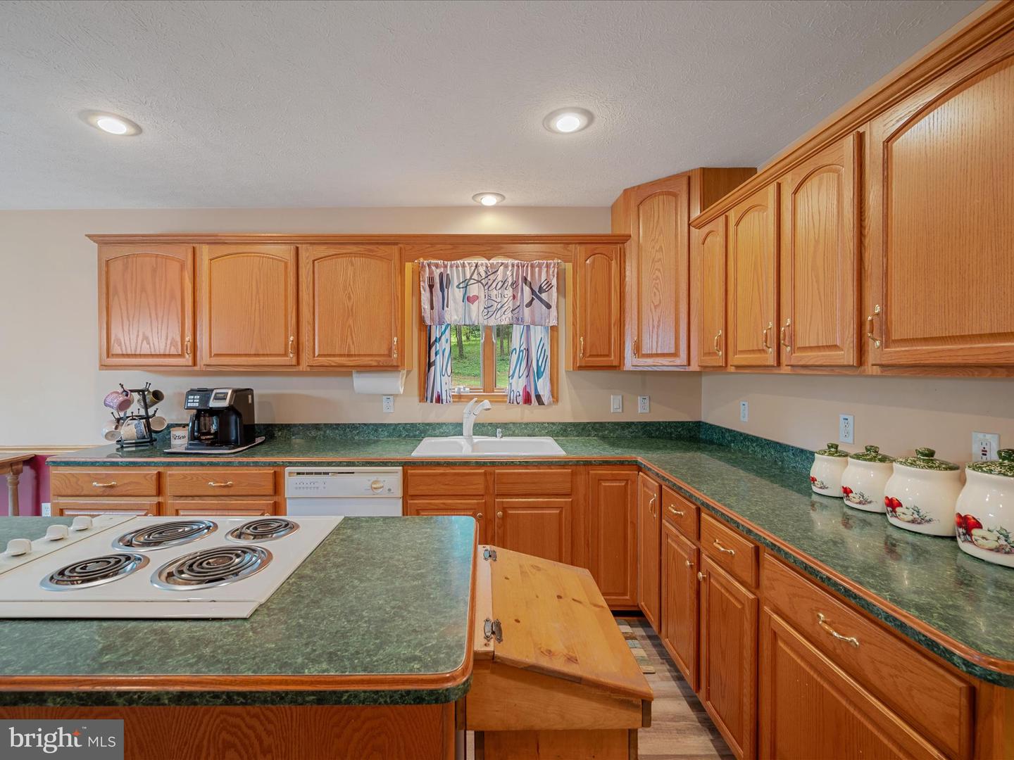237 WHITE LN, FRONT ROYAL, Virginia 22630, 3 Bedrooms Bedrooms, ,3 BathroomsBathrooms,Residential,For sale,237 WHITE LN,VAWR2011844 MLS # VAWR2011844