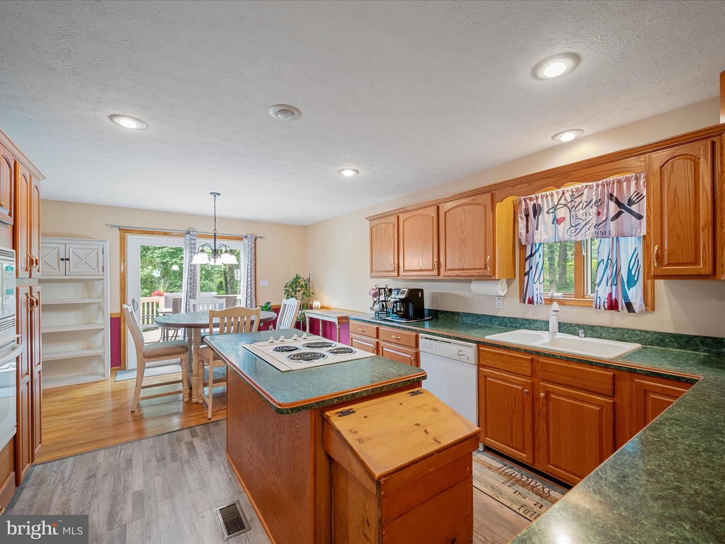 237 WHITE LN, FRONT ROYAL, Virginia 22630, 3 Bedrooms Bedrooms, ,3 BathroomsBathrooms,Residential,For sale,237 WHITE LN,VAWR2011844 MLS # VAWR2011844