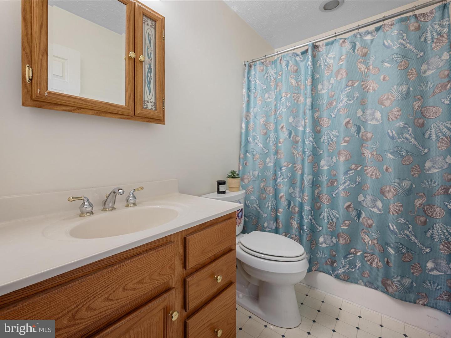 237 WHITE LN, FRONT ROYAL, Virginia 22630, 3 Bedrooms Bedrooms, ,3 BathroomsBathrooms,Residential,For sale,237 WHITE LN,VAWR2011844 MLS # VAWR2011844