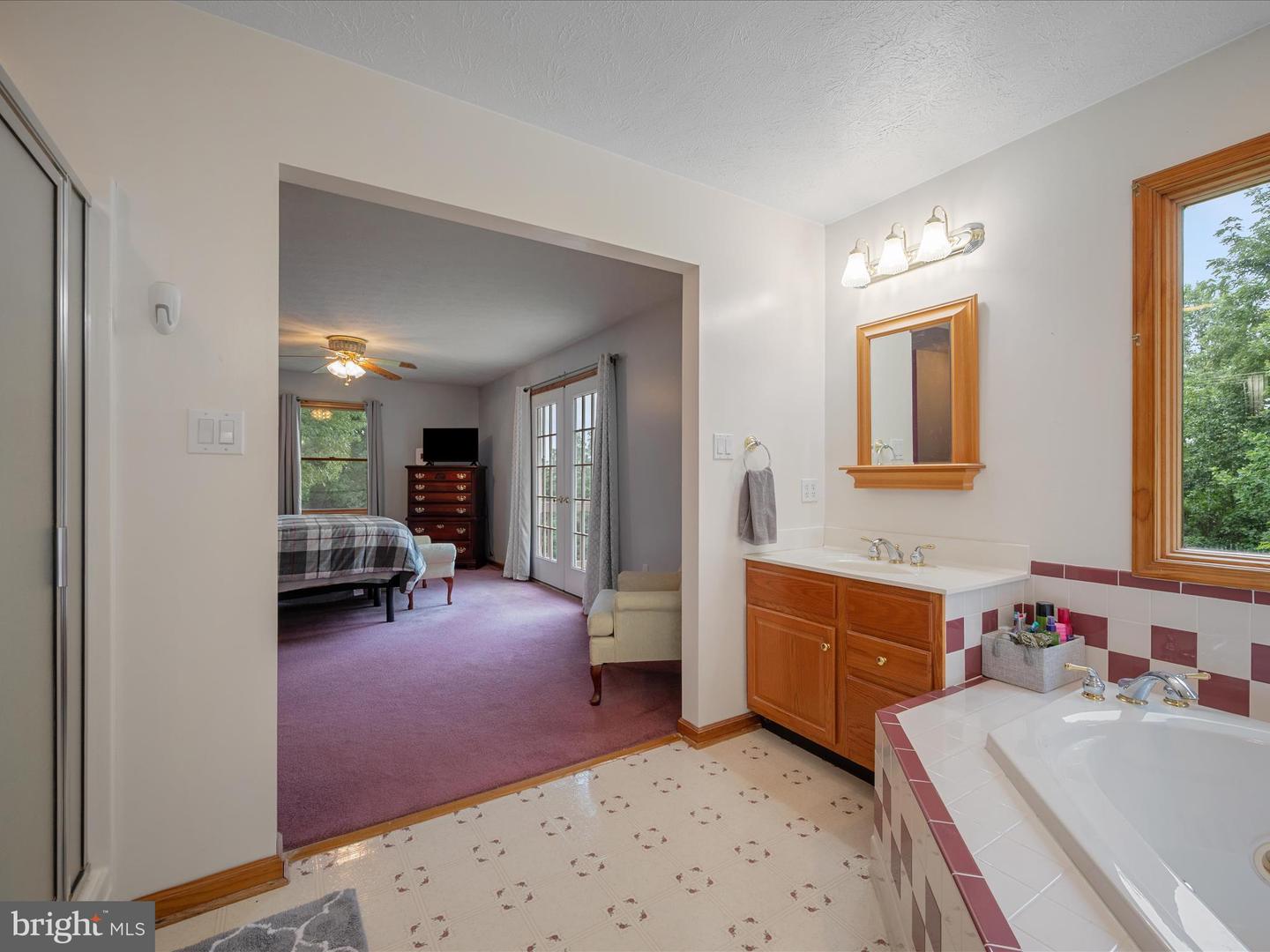237 WHITE LN, FRONT ROYAL, Virginia 22630, 3 Bedrooms Bedrooms, ,3 BathroomsBathrooms,Residential,For sale,237 WHITE LN,VAWR2011844 MLS # VAWR2011844
