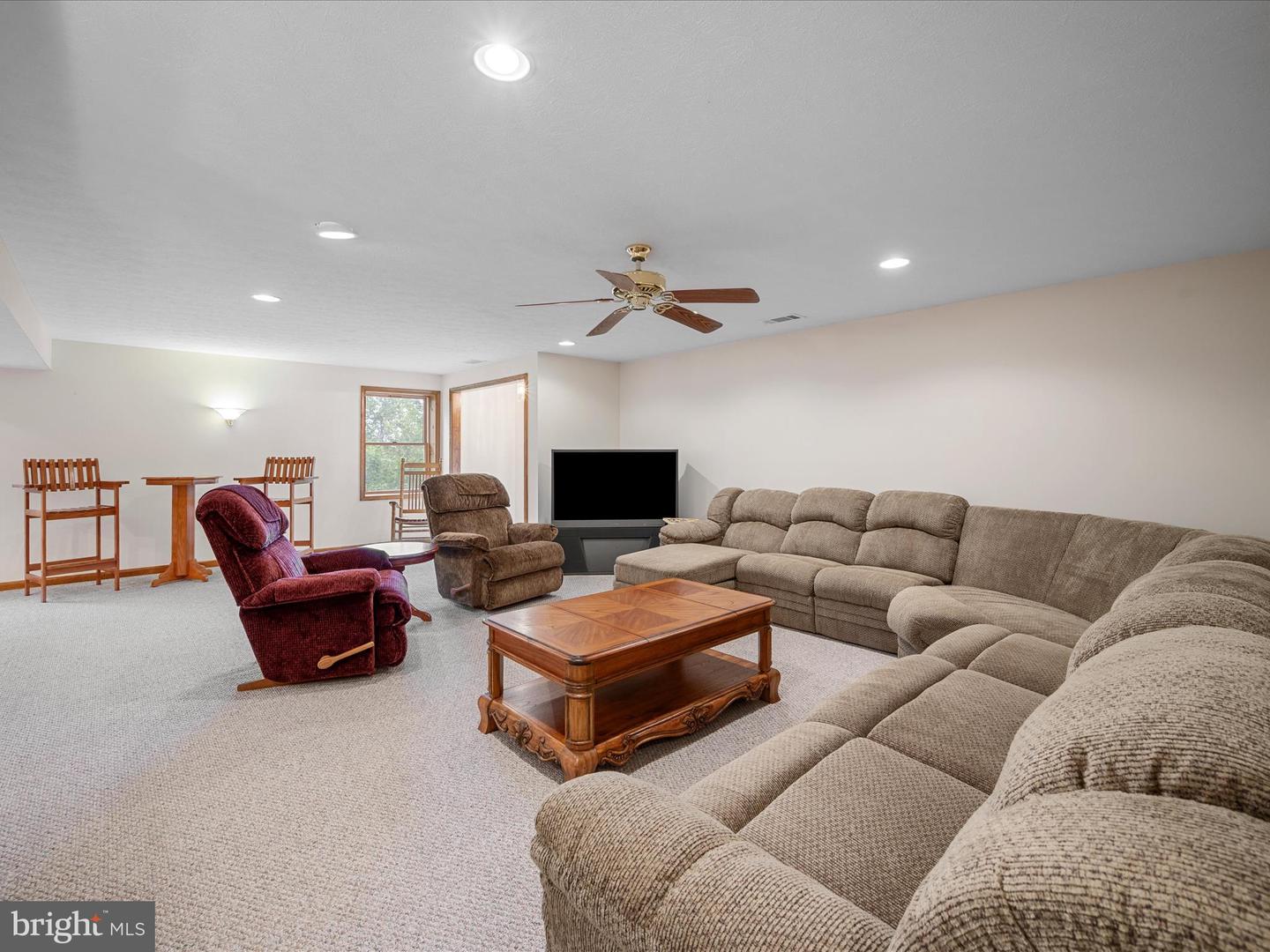 237 WHITE LN, FRONT ROYAL, Virginia 22630, 3 Bedrooms Bedrooms, ,3 BathroomsBathrooms,Residential,For sale,237 WHITE LN,VAWR2011844 MLS # VAWR2011844