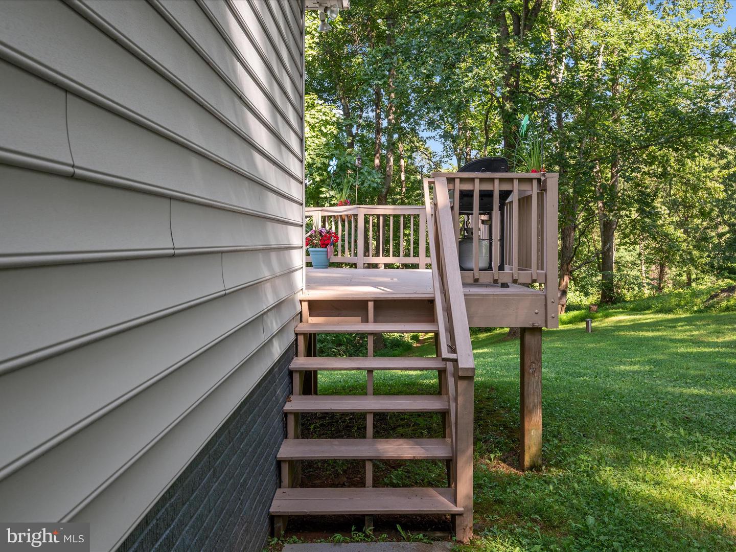 237 WHITE LN, FRONT ROYAL, Virginia 22630, 3 Bedrooms Bedrooms, ,3 BathroomsBathrooms,Residential,For sale,237 WHITE LN,VAWR2011844 MLS # VAWR2011844