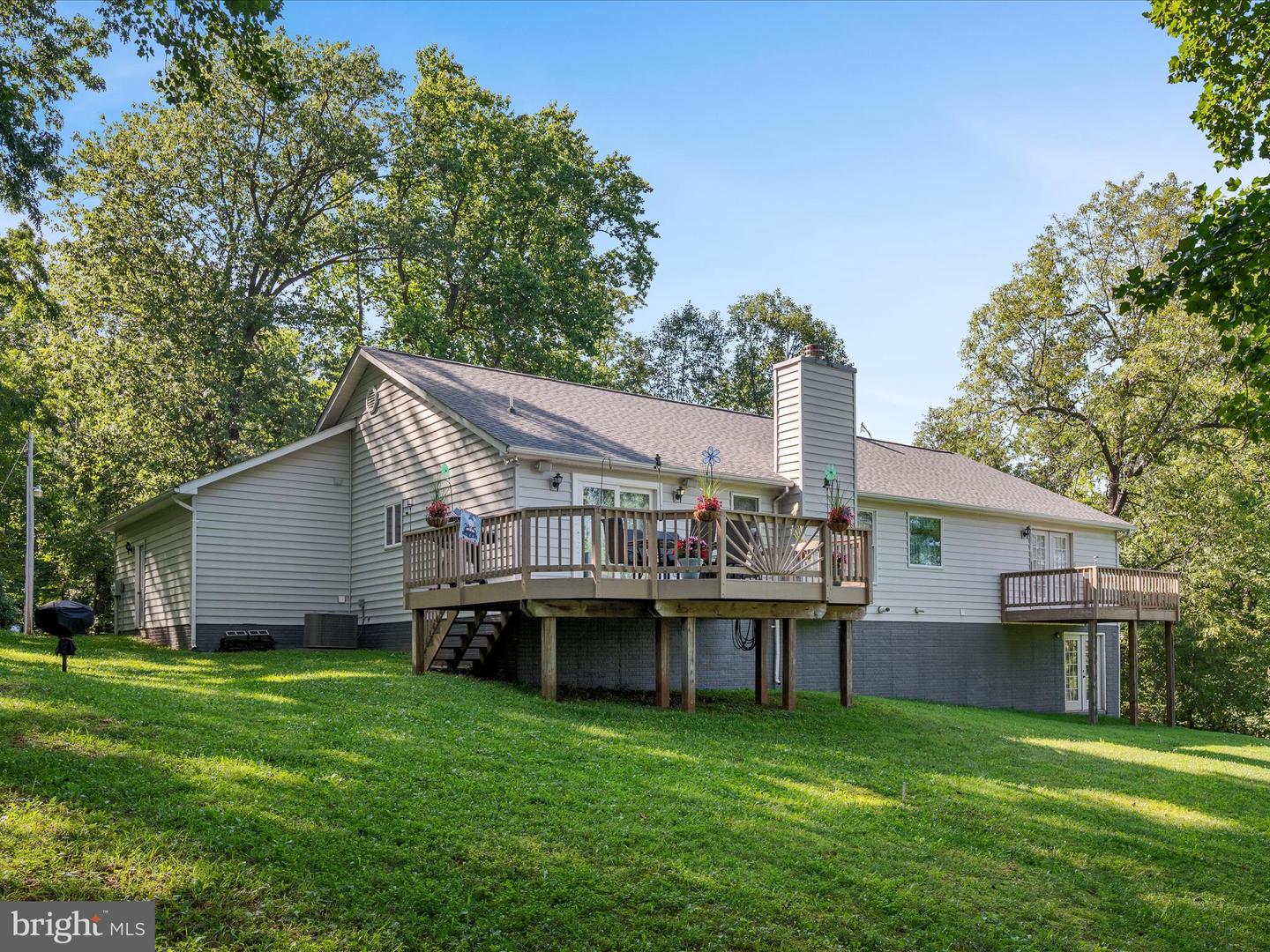 237 WHITE LN, FRONT ROYAL, Virginia 22630, 3 Bedrooms Bedrooms, ,3 BathroomsBathrooms,Residential,For sale,237 WHITE LN,VAWR2011844 MLS # VAWR2011844
