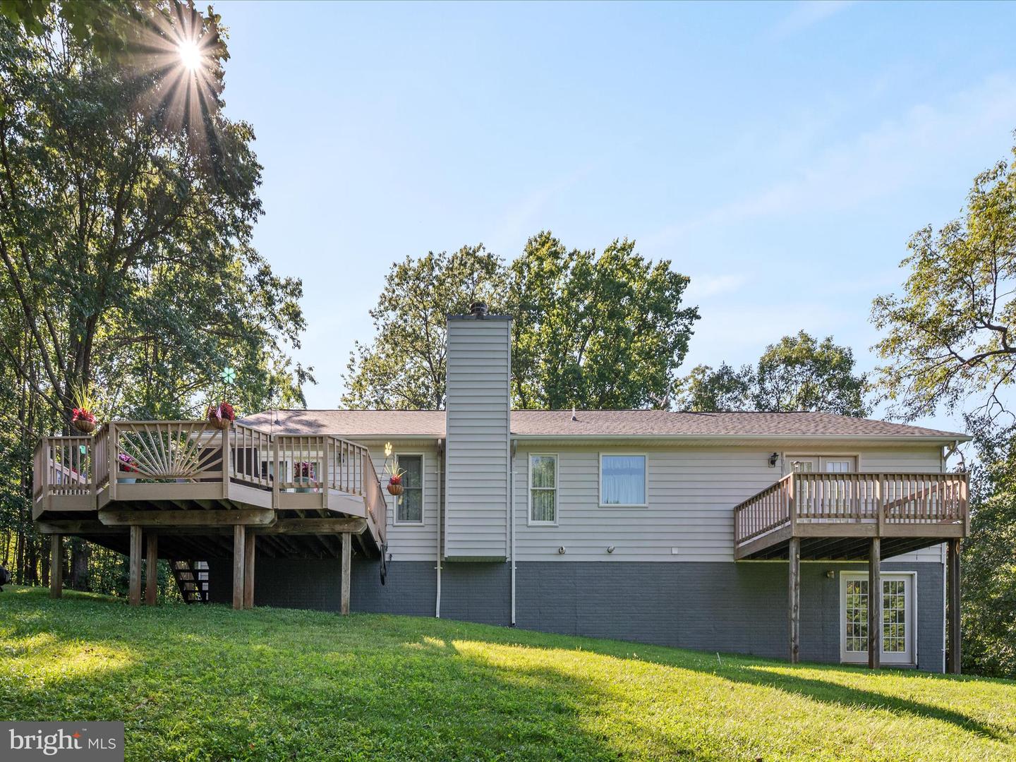 237 WHITE LN, FRONT ROYAL, Virginia 22630, 3 Bedrooms Bedrooms, ,3 BathroomsBathrooms,Residential,For sale,237 WHITE LN,VAWR2011844 MLS # VAWR2011844