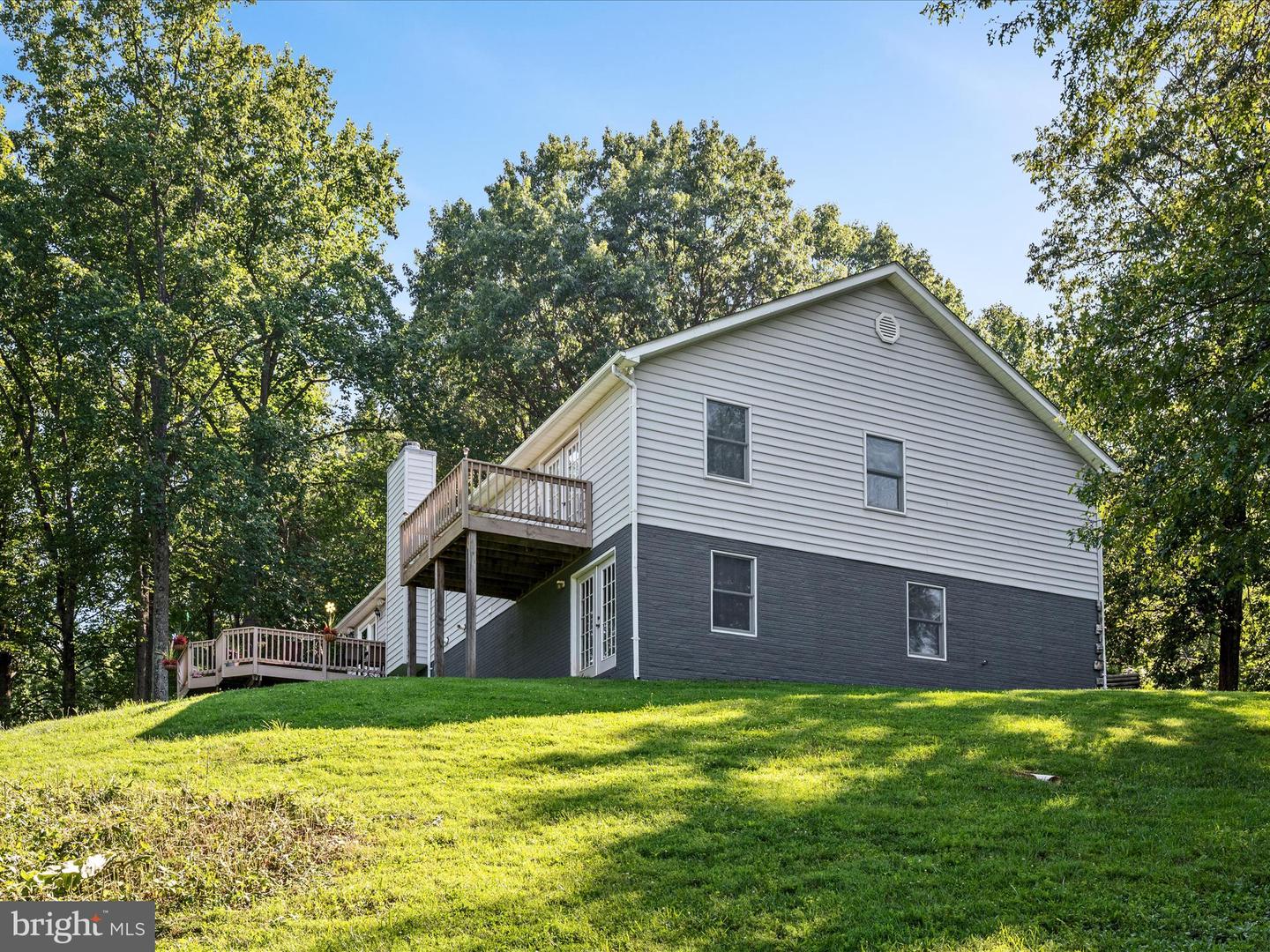 237 WHITE LN, FRONT ROYAL, Virginia 22630, 3 Bedrooms Bedrooms, ,3 BathroomsBathrooms,Residential,For sale,237 WHITE LN,VAWR2011844 MLS # VAWR2011844