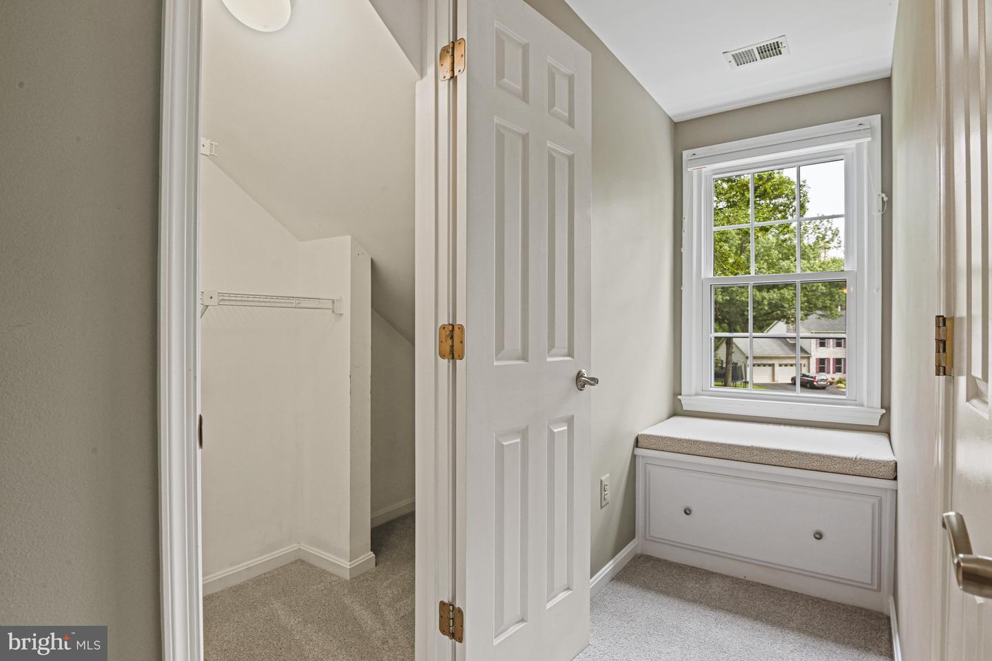 2330 AUGUSTUS CT, VIENNA, Virginia 22180, 5 Bedrooms Bedrooms, ,3 BathroomsBathrooms,Residential,For sale,2330 AUGUSTUS CT,VAFX2258260 MLS # VAFX2258260