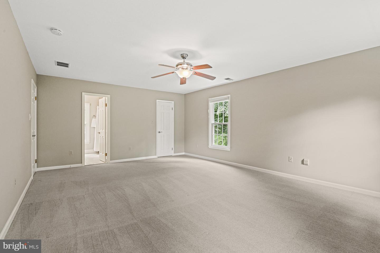 2330 AUGUSTUS CT, VIENNA, Virginia 22180, 5 Bedrooms Bedrooms, ,3 BathroomsBathrooms,Residential,For sale,2330 AUGUSTUS CT,VAFX2258260 MLS # VAFX2258260