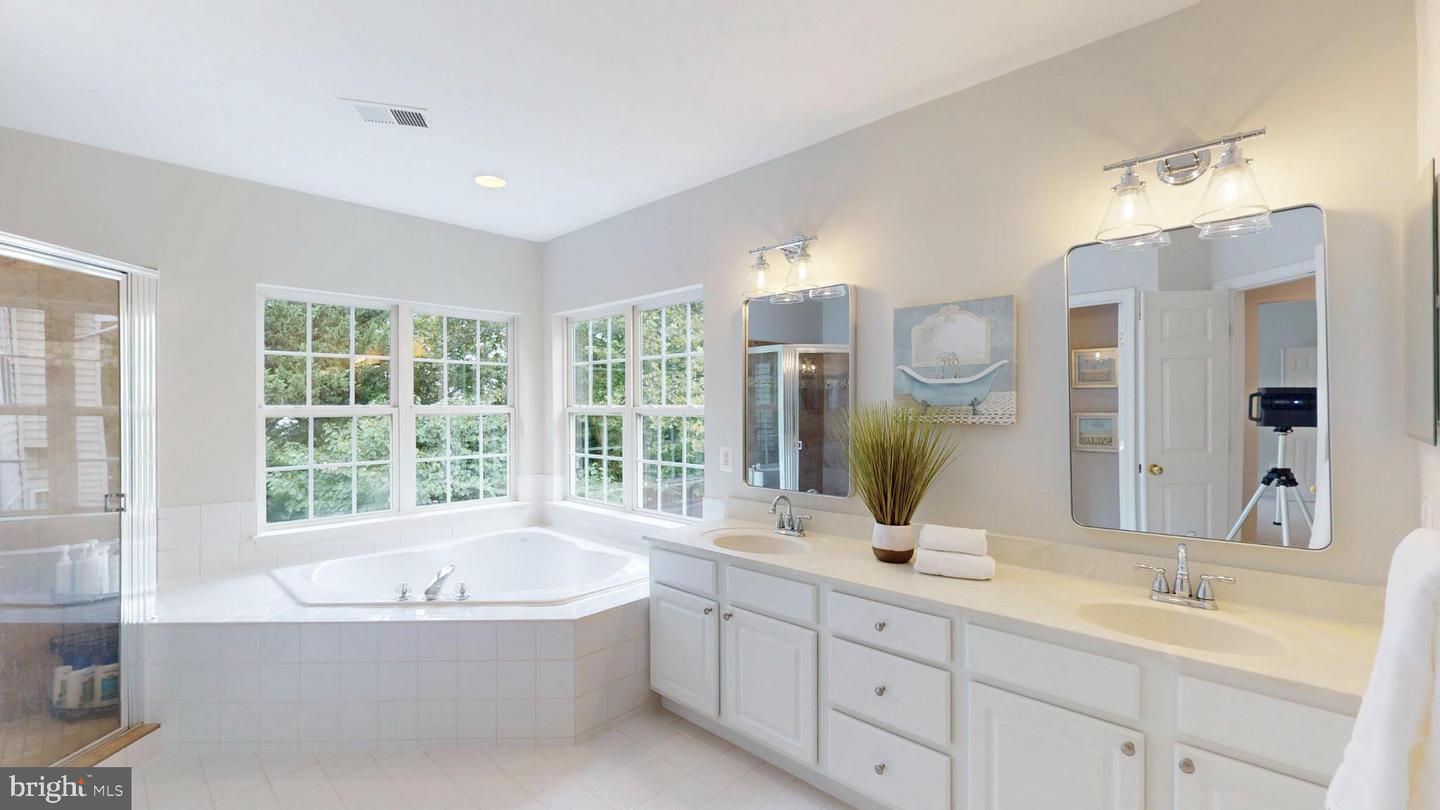 20372 WATER VALLEY CT, STERLING, Virginia 20165, 4 Bedrooms Bedrooms, 8 Rooms Rooms,3 BathroomsBathrooms,Residential,For sale,20372 WATER VALLEY CT,VALO2103456 MLS # VALO2103456