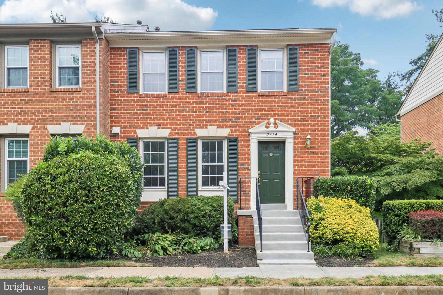 3116 WINDWOOD FARMS DR, OAKTON, Virginia 22124, 3 Bedrooms Bedrooms, ,3 BathroomsBathrooms,Residential,For sale,3116 WINDWOOD FARMS DR,VAFX2258398 MLS # VAFX2258398