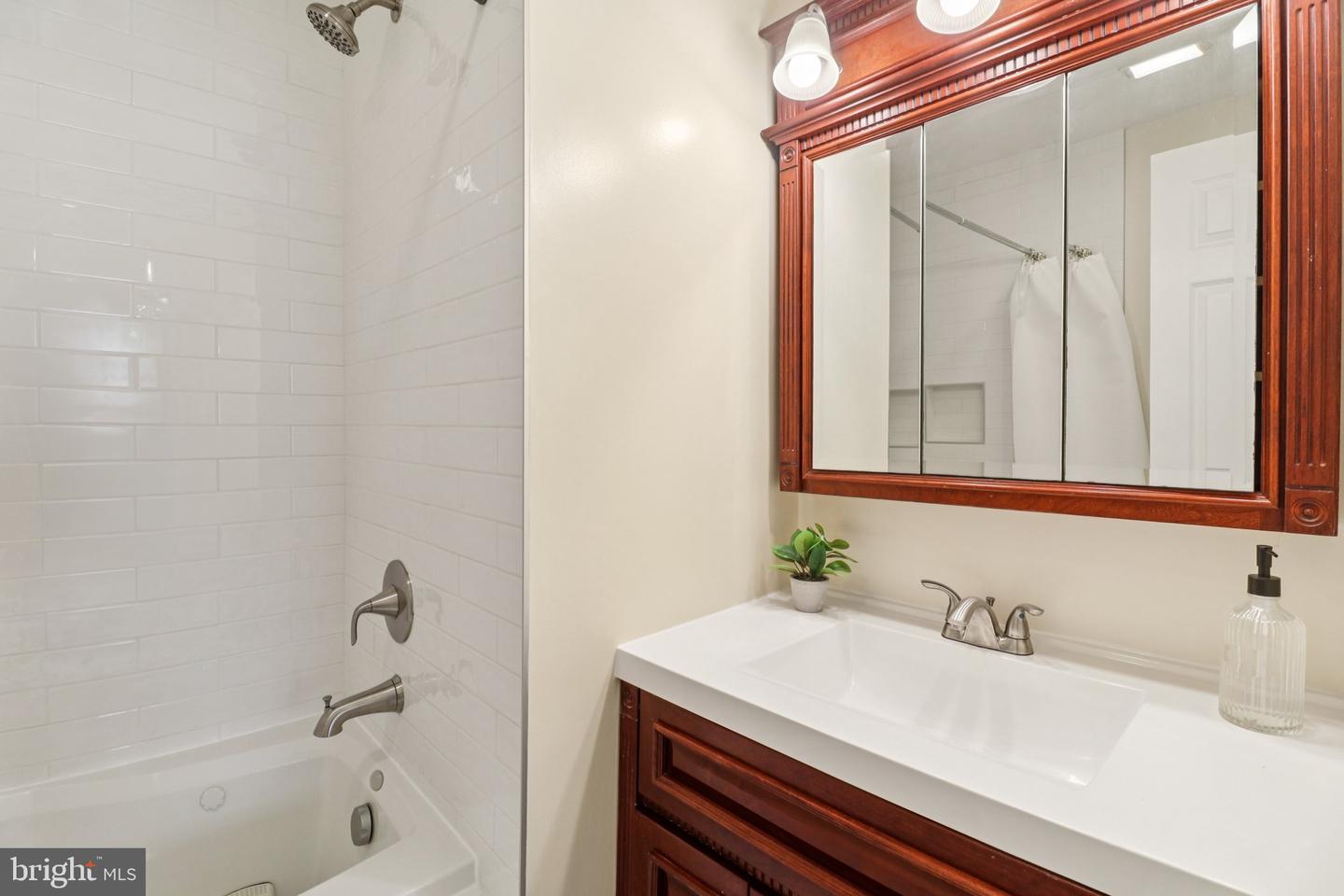 3116 WINDWOOD FARMS DR, OAKTON, Virginia 22124, 3 Bedrooms Bedrooms, ,3 BathroomsBathrooms,Residential,For sale,3116 WINDWOOD FARMS DR,VAFX2258398 MLS # VAFX2258398