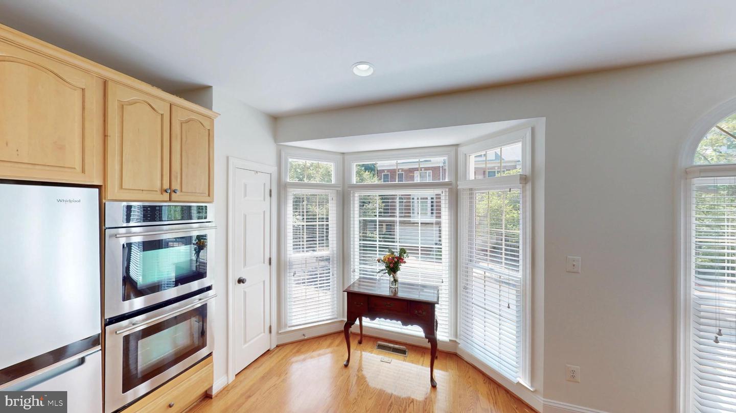2139 N SCOTT ST, ARLINGTON, Virginia 22209, 3 Bedrooms Bedrooms, 7 Rooms Rooms,2 BathroomsBathrooms,Residential,For sale,2139 N SCOTT ST,VAAR2061612 MLS # VAAR2061612