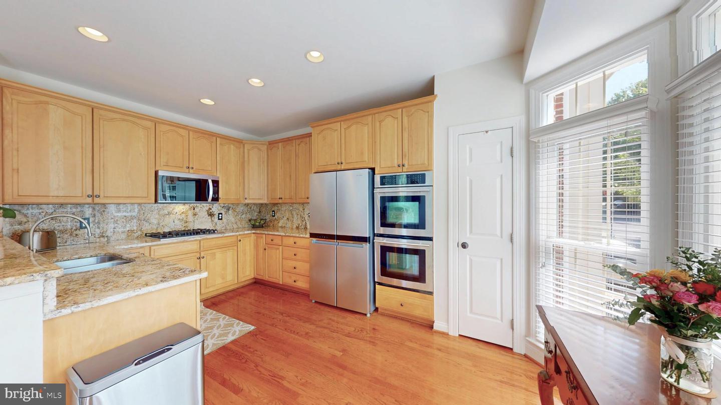 2139 N SCOTT ST, ARLINGTON, Virginia 22209, 3 Bedrooms Bedrooms, 7 Rooms Rooms,2 BathroomsBathrooms,Residential,For sale,2139 N SCOTT ST,VAAR2061612 MLS # VAAR2061612