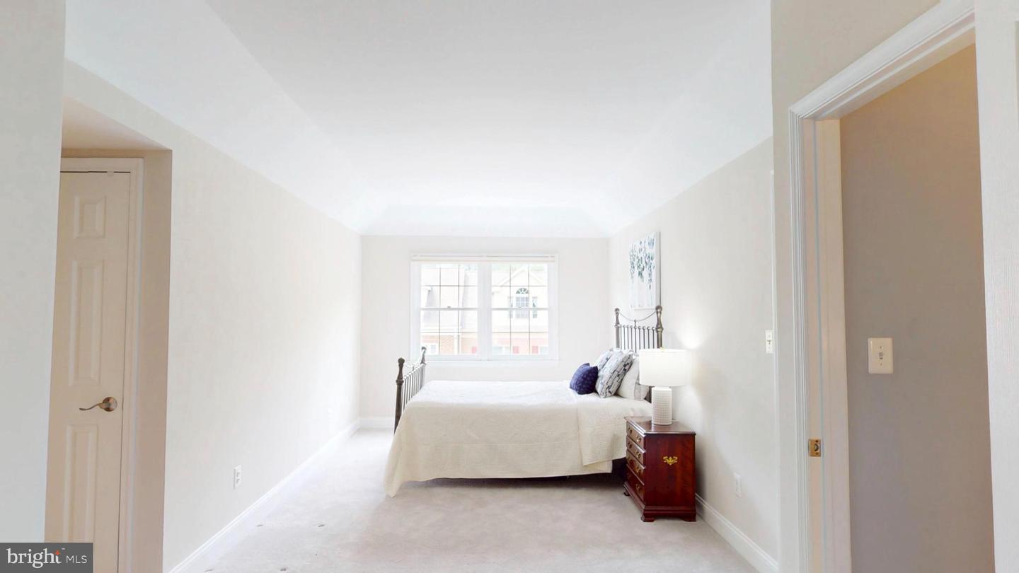 2139 N SCOTT ST, ARLINGTON, Virginia 22209, 3 Bedrooms Bedrooms, 7 Rooms Rooms,2 BathroomsBathrooms,Residential,For sale,2139 N SCOTT ST,VAAR2061612 MLS # VAAR2061612