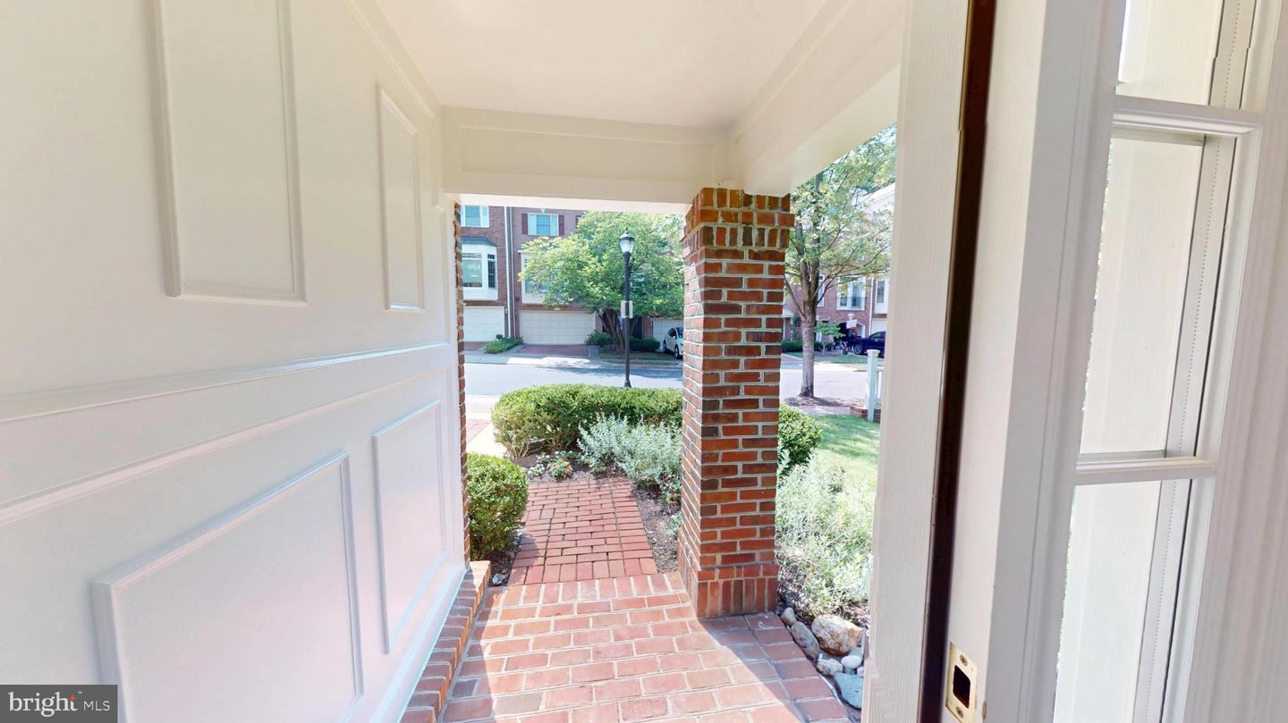 2139 N SCOTT ST, ARLINGTON, Virginia 22209, 3 Bedrooms Bedrooms, 7 Rooms Rooms,2 BathroomsBathrooms,Residential,For sale,2139 N SCOTT ST,VAAR2061612 MLS # VAAR2061612