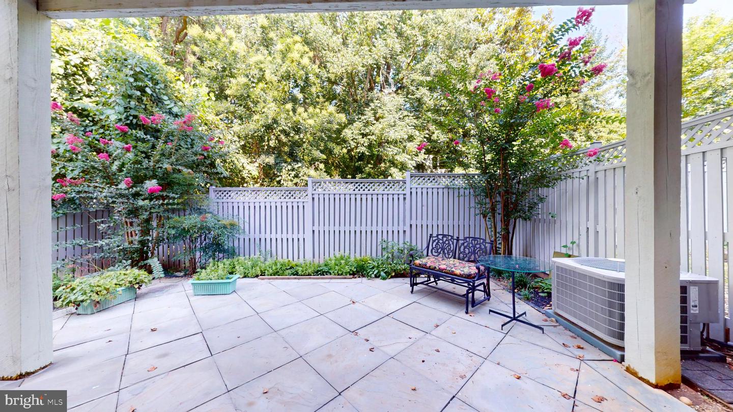 2139 N SCOTT ST, ARLINGTON, Virginia 22209, 3 Bedrooms Bedrooms, 7 Rooms Rooms,2 BathroomsBathrooms,Residential,For sale,2139 N SCOTT ST,VAAR2061612 MLS # VAAR2061612