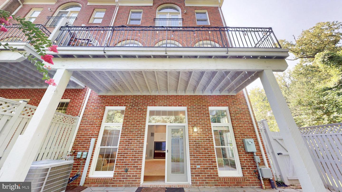 2139 N SCOTT ST, ARLINGTON, Virginia 22209, 3 Bedrooms Bedrooms, 7 Rooms Rooms,2 BathroomsBathrooms,Residential,For sale,2139 N SCOTT ST,VAAR2061612 MLS # VAAR2061612