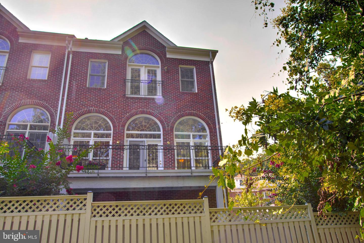 2139 N SCOTT ST, ARLINGTON, Virginia 22209, 3 Bedrooms Bedrooms, 7 Rooms Rooms,2 BathroomsBathrooms,Residential,For sale,2139 N SCOTT ST,VAAR2061612 MLS # VAAR2061612