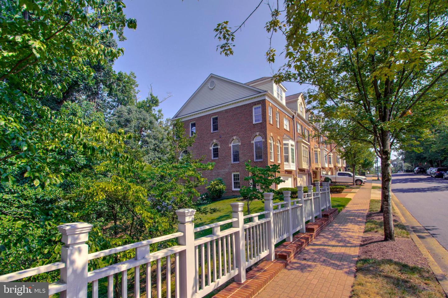 2139 N SCOTT ST, ARLINGTON, Virginia 22209, 3 Bedrooms Bedrooms, 7 Rooms Rooms,2 BathroomsBathrooms,Residential,For sale,2139 N SCOTT ST,VAAR2061612 MLS # VAAR2061612