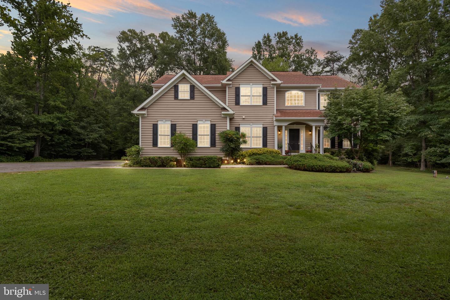 115 TOWN AND COUNTRY DR, FREDERICKSBURG, Virginia 22405, 5 Bedrooms Bedrooms, 8 Rooms Rooms,3 BathroomsBathrooms,Residential,For sale,115 TOWN AND COUNTRY DR,VAST2041378 MLS # VAST2041378