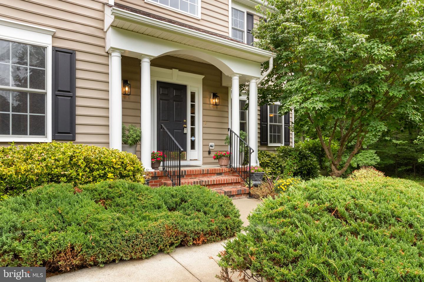 115 TOWN AND COUNTRY DR, FREDERICKSBURG, Virginia 22405, 5 Bedrooms Bedrooms, 8 Rooms Rooms,3 BathroomsBathrooms,Residential,For sale,115 TOWN AND COUNTRY DR,VAST2041378 MLS # VAST2041378