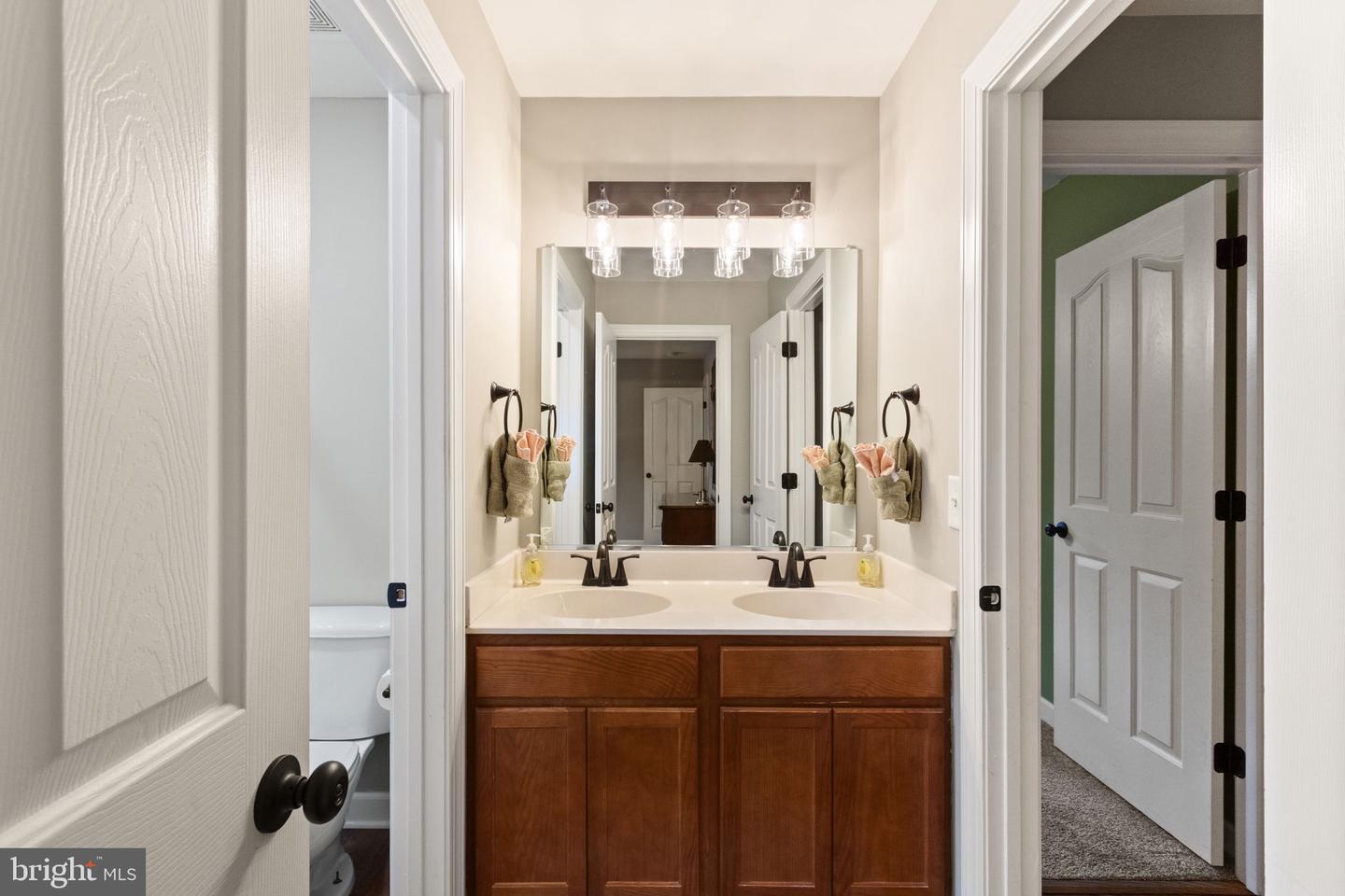 115 TOWN AND COUNTRY DR, FREDERICKSBURG, Virginia 22405, 5 Bedrooms Bedrooms, 8 Rooms Rooms,3 BathroomsBathrooms,Residential,For sale,115 TOWN AND COUNTRY DR,VAST2041378 MLS # VAST2041378