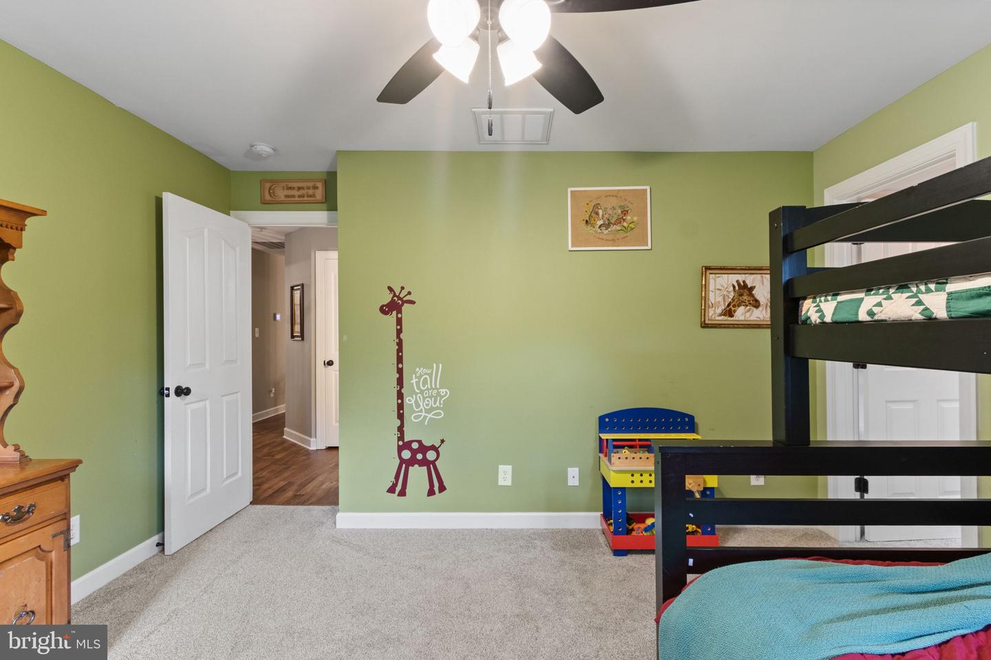 115 TOWN AND COUNTRY DR, FREDERICKSBURG, Virginia 22405, 5 Bedrooms Bedrooms, 8 Rooms Rooms,3 BathroomsBathrooms,Residential,For sale,115 TOWN AND COUNTRY DR,VAST2041378 MLS # VAST2041378