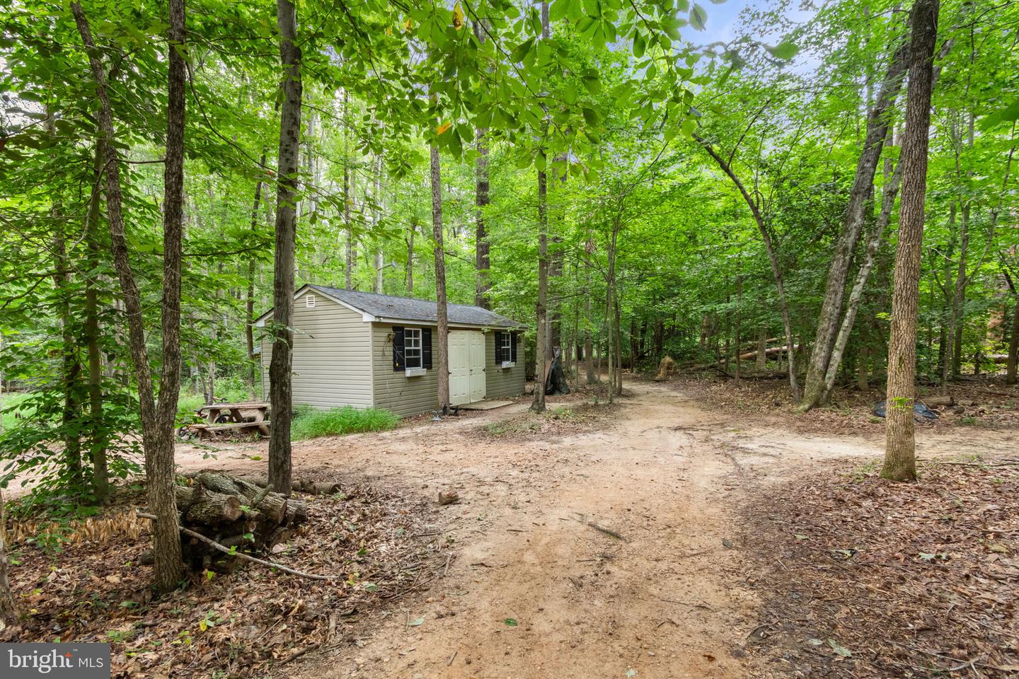 115 TOWN AND COUNTRY DR, FREDERICKSBURG, Virginia 22405, 5 Bedrooms Bedrooms, 8 Rooms Rooms,3 BathroomsBathrooms,Residential,For sale,115 TOWN AND COUNTRY DR,VAST2041378 MLS # VAST2041378