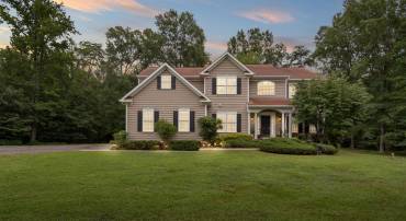 115 TOWN AND COUNTRY DR, FREDERICKSBURG, Virginia 22405, 5 Bedrooms Bedrooms, 8 Rooms Rooms,3 BathroomsBathrooms,Residential,For sale,115 TOWN AND COUNTRY DR,VAST2041378 MLS # VAST2041378