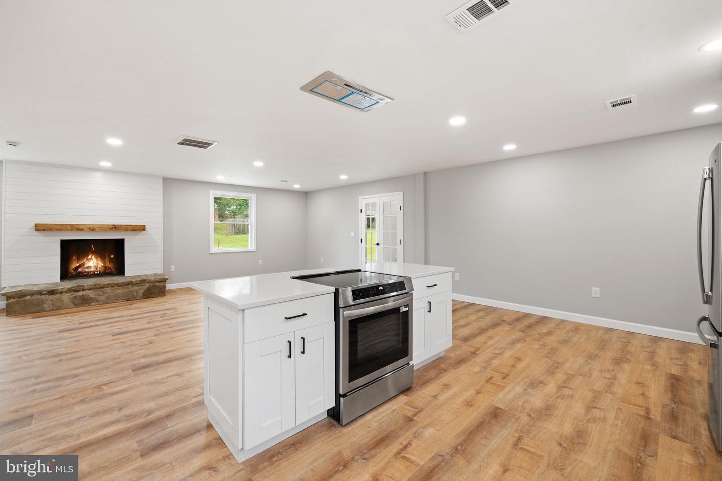655 FOXCROFT RD, WARRENTON, Virginia 20186, 4 Bedrooms Bedrooms, 8 Rooms Rooms,2 BathroomsBathrooms,Residential,For sale,655 FOXCROFT RD,VAFQ2017764 MLS # VAFQ2017764