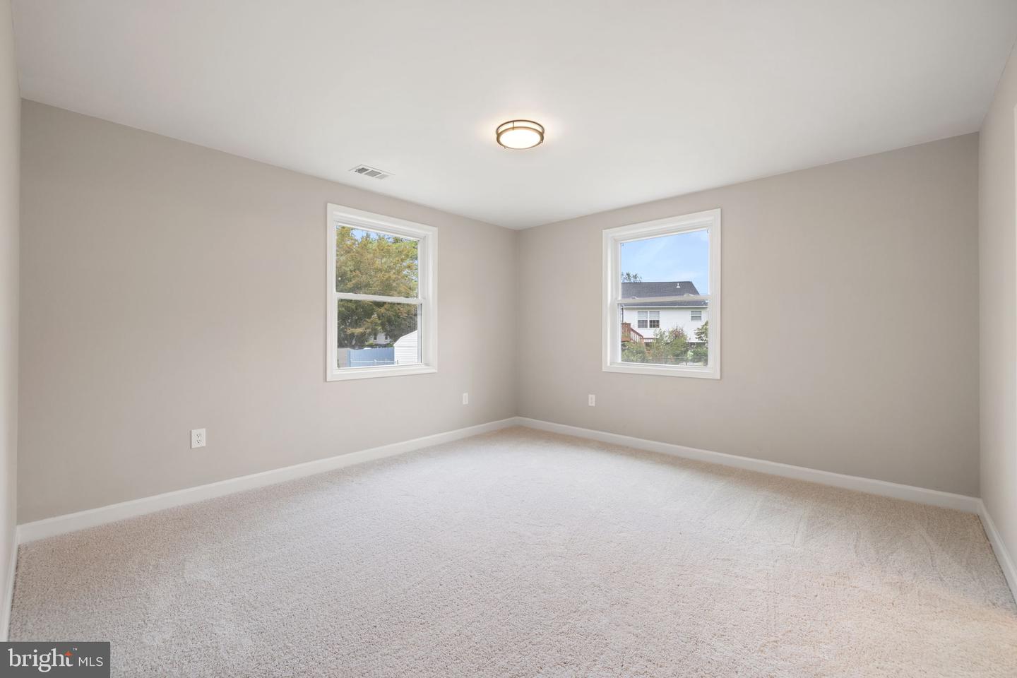655 FOXCROFT RD, WARRENTON, Virginia 20186, 4 Bedrooms Bedrooms, 8 Rooms Rooms,2 BathroomsBathrooms,Residential,For sale,655 FOXCROFT RD,VAFQ2017764 MLS # VAFQ2017764