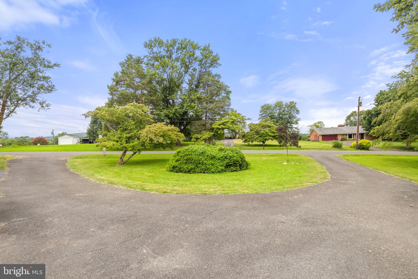 655 FOXCROFT RD, WARRENTON, Virginia 20186, 4 Bedrooms Bedrooms, 8 Rooms Rooms,2 BathroomsBathrooms,Residential,For sale,655 FOXCROFT RD,VAFQ2017764 MLS # VAFQ2017764