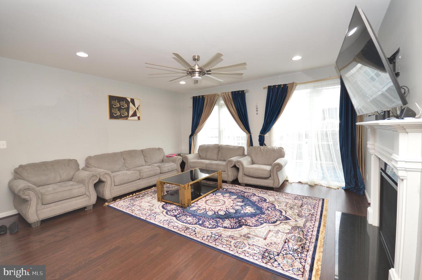 11972 MIRROR LAKE LN, BRISTOW, Virginia 20136, 3 Bedrooms Bedrooms, ,3 BathroomsBathrooms,Residential,For sale,11972 MIRROR LAKE LN,VAPW2100578 MLS # VAPW2100578