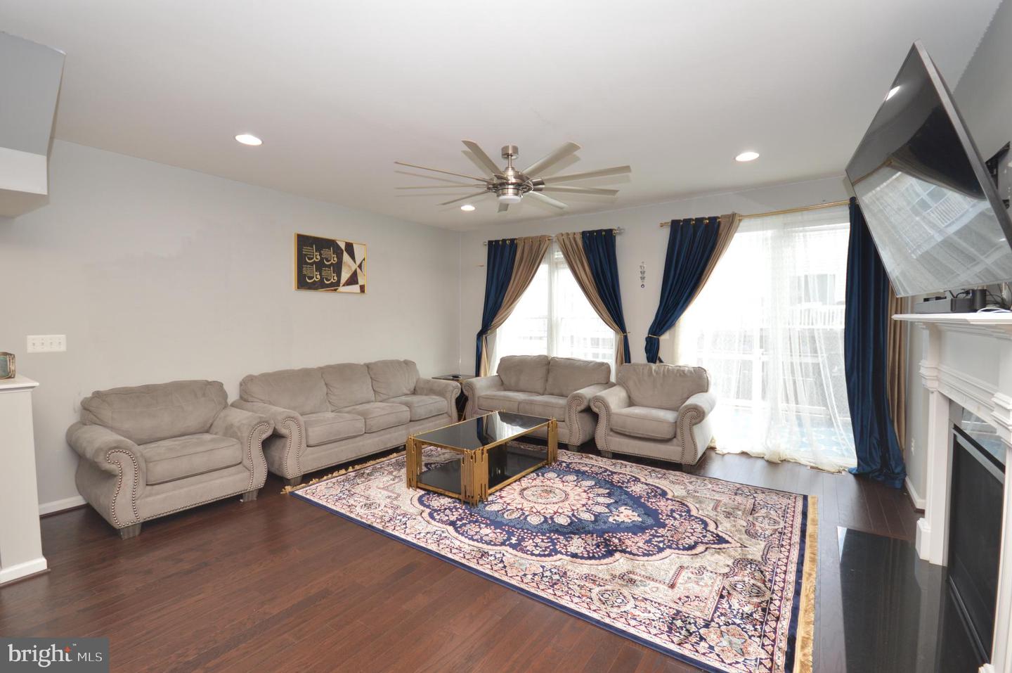 11972 MIRROR LAKE LN, BRISTOW, Virginia 20136, 3 Bedrooms Bedrooms, ,3 BathroomsBathrooms,Residential,For sale,11972 MIRROR LAKE LN,VAPW2100578 MLS # VAPW2100578