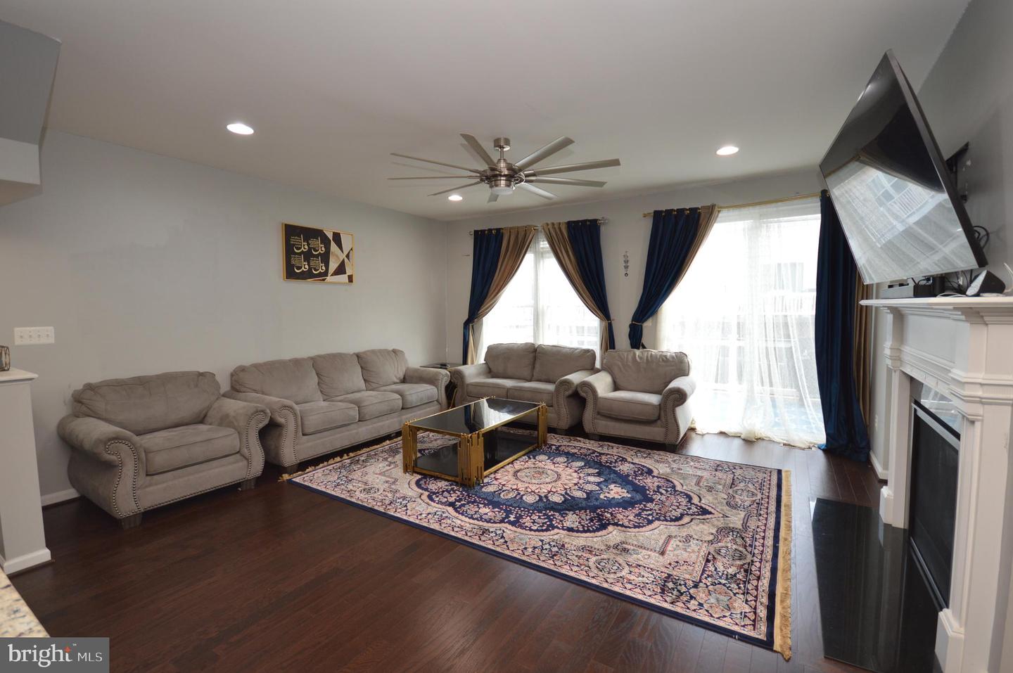11972 MIRROR LAKE LN, BRISTOW, Virginia 20136, 3 Bedrooms Bedrooms, ,3 BathroomsBathrooms,Residential,For sale,11972 MIRROR LAKE LN,VAPW2100578 MLS # VAPW2100578
