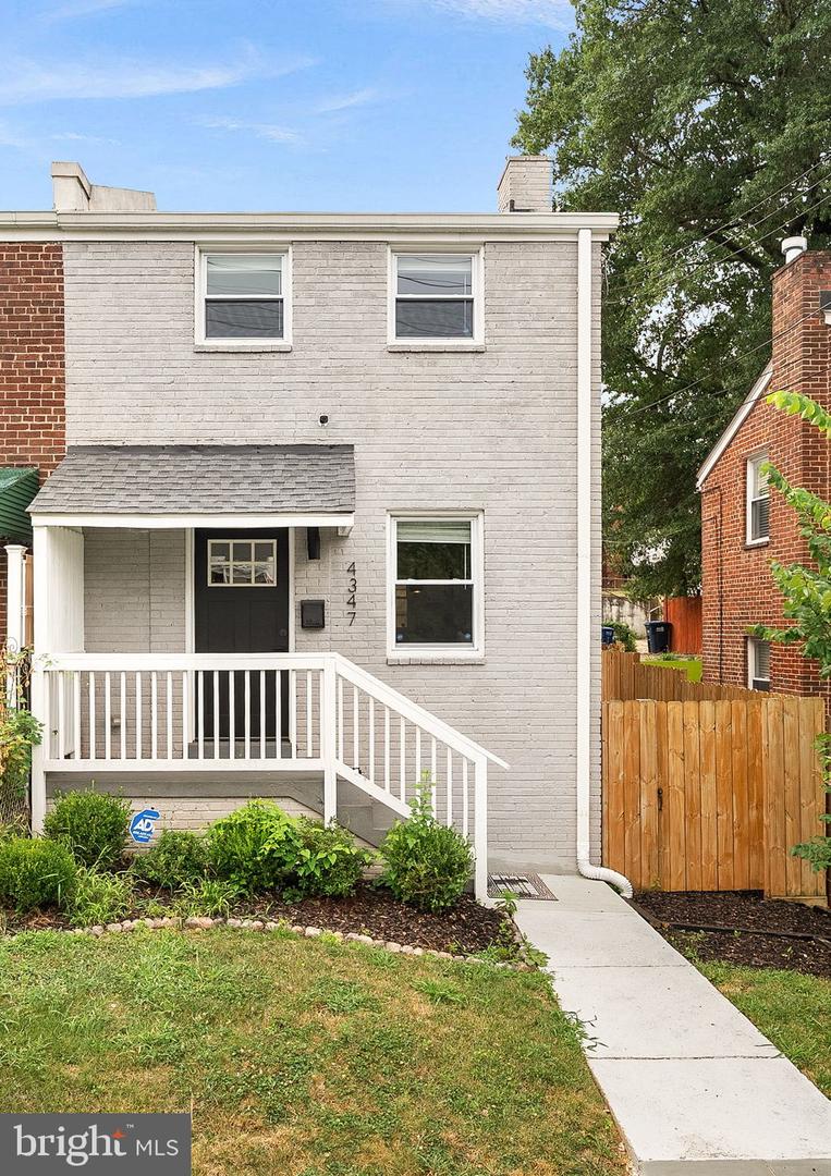 4347 F ST SE, WASHINGTON, District Of Columbia 20019, 2 Bedrooms Bedrooms, 5 Rooms Rooms,2 BathroomsBathrooms,Residential,For sale,4347 F ST SE,DCDC2213840 MLS # DCDC2213840