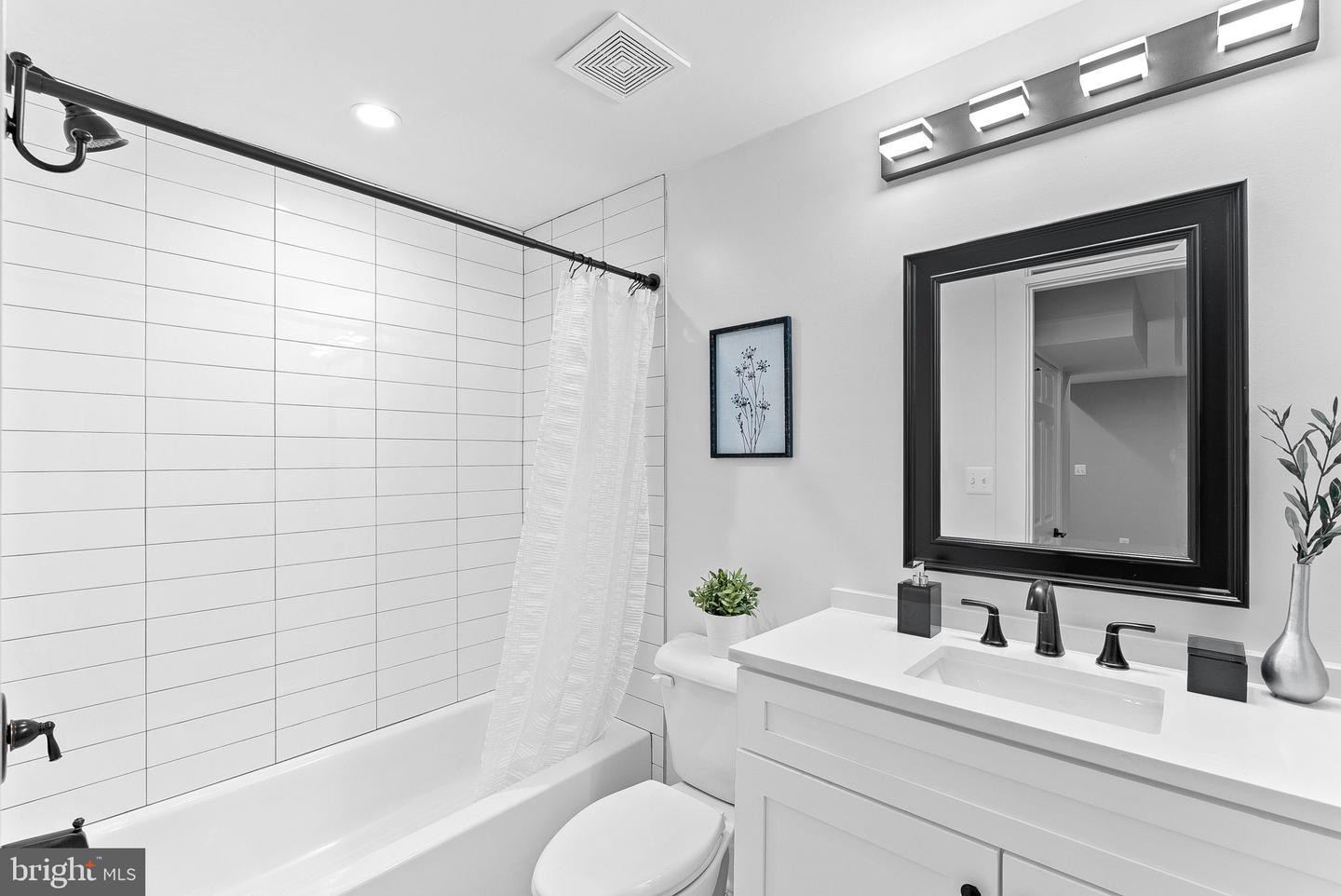 4347 F ST SE, WASHINGTON, District Of Columbia 20019, 2 Bedrooms Bedrooms, 5 Rooms Rooms,2 BathroomsBathrooms,Residential,For sale,4347 F ST SE,DCDC2213840 MLS # DCDC2213840