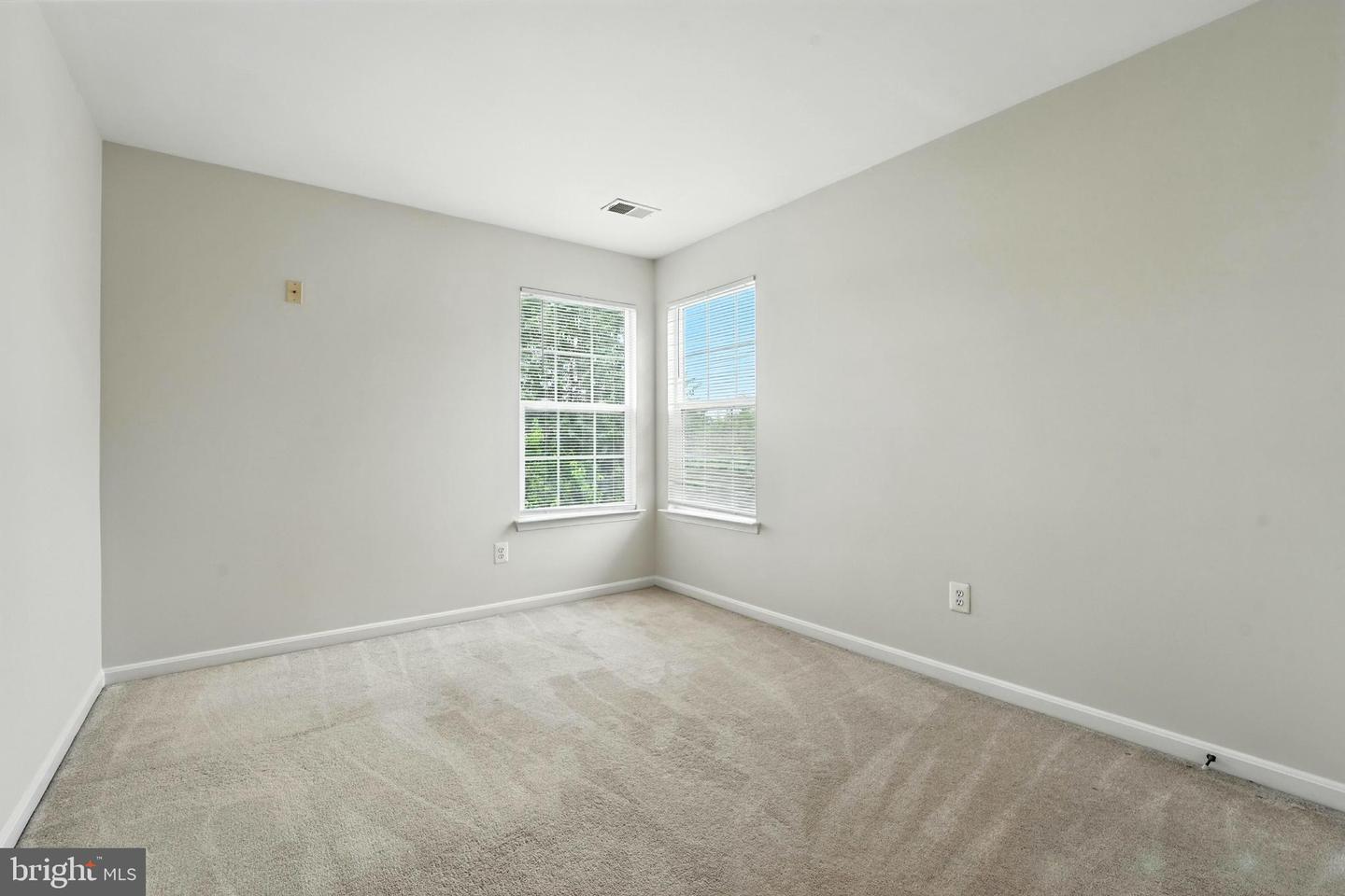 705 HOLLY LEAF, CULPEPER, Virginia 22701, 5 Bedrooms Bedrooms, ,2 BathroomsBathrooms,Residential,For sale,705 HOLLY LEAF,VACU2011194 MLS # VACU2011194