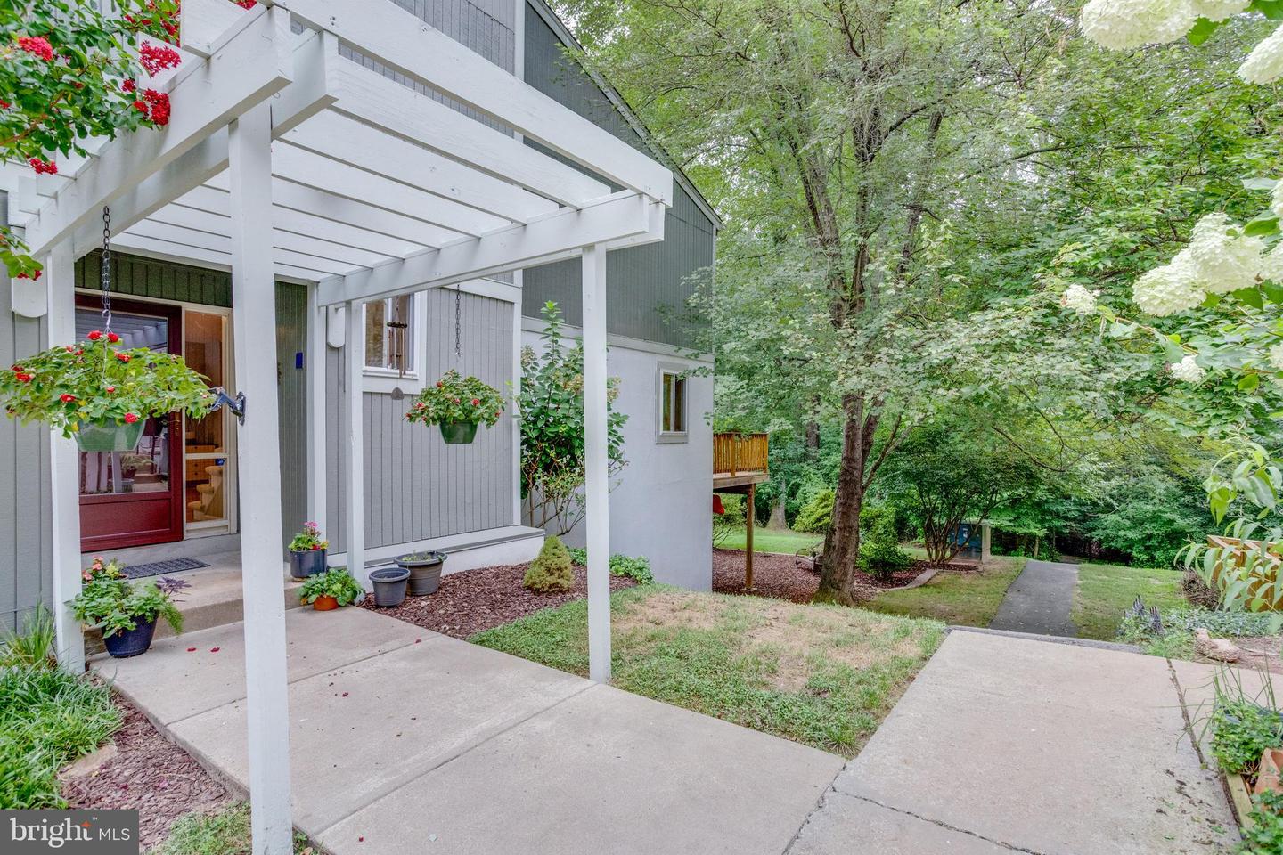 11710 DECADE CT, RESTON, Virginia 20191, 4 Bedrooms Bedrooms, ,3 BathroomsBathrooms,Residential,For sale,11710 DECADE CT,VAFX2259626 MLS # VAFX2259626