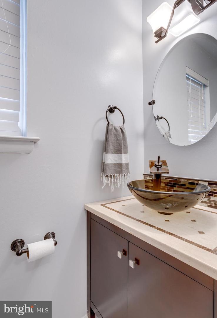 11710 DECADE CT, RESTON, Virginia 20191, 4 Bedrooms Bedrooms, ,3 BathroomsBathrooms,Residential,For sale,11710 DECADE CT,VAFX2259626 MLS # VAFX2259626