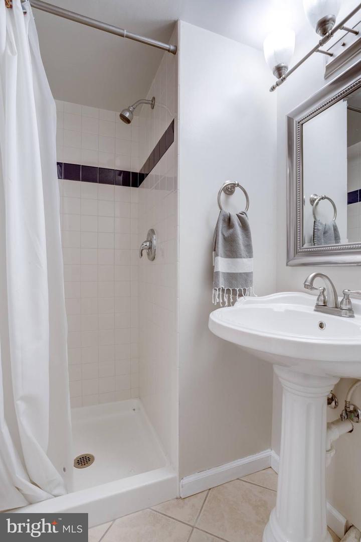 11710 DECADE CT, RESTON, Virginia 20191, 4 Bedrooms Bedrooms, ,3 BathroomsBathrooms,Residential,For sale,11710 DECADE CT,VAFX2259626 MLS # VAFX2259626
