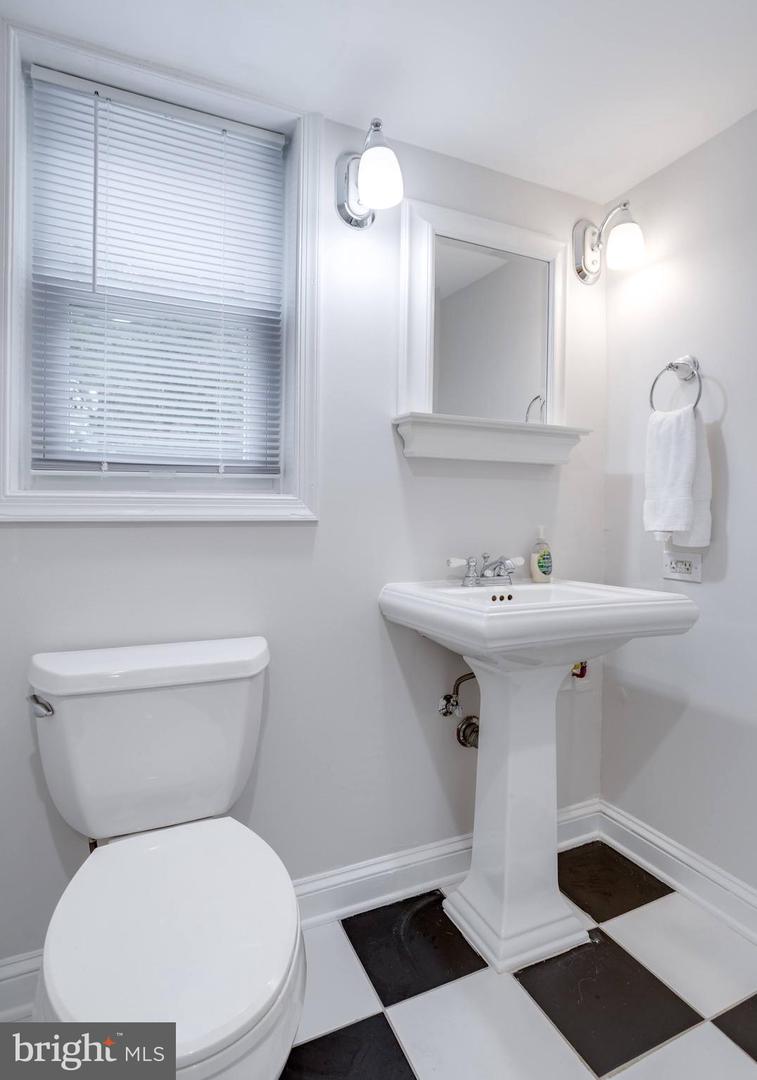 5817 DAWES AVE, ALEXANDRIA, Virginia 22311, 5 Bedrooms Bedrooms, ,3 BathroomsBathrooms,Residential,For sale,5817 DAWES AVE,VAFX2259658 MLS # VAFX2259658