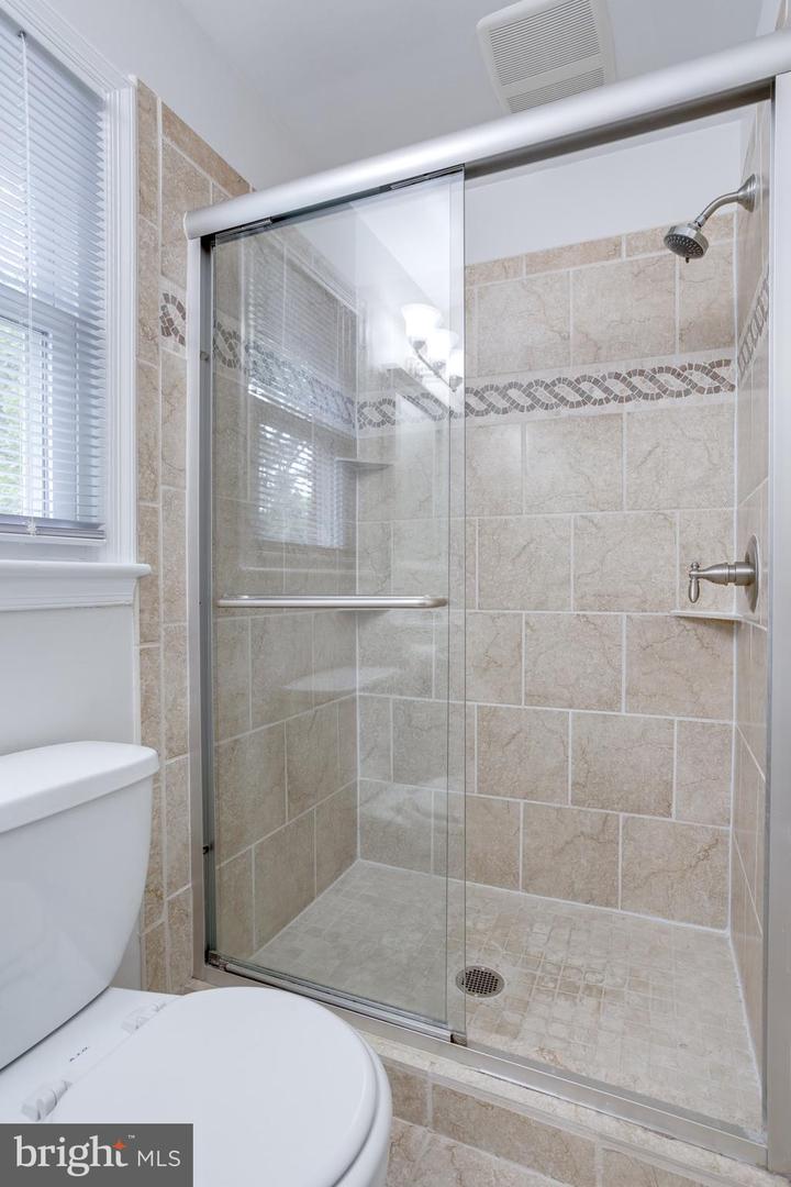 5817 DAWES AVE, ALEXANDRIA, Virginia 22311, 5 Bedrooms Bedrooms, ,3 BathroomsBathrooms,Residential,For sale,5817 DAWES AVE,VAFX2259658 MLS # VAFX2259658