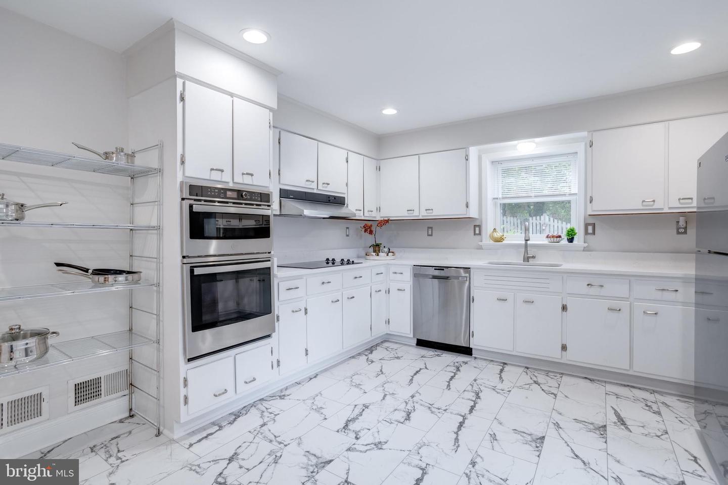 5817 DAWES AVE, ALEXANDRIA, Virginia 22311, 5 Bedrooms Bedrooms, ,3 BathroomsBathrooms,Residential,For sale,5817 DAWES AVE,VAFX2259658 MLS # VAFX2259658