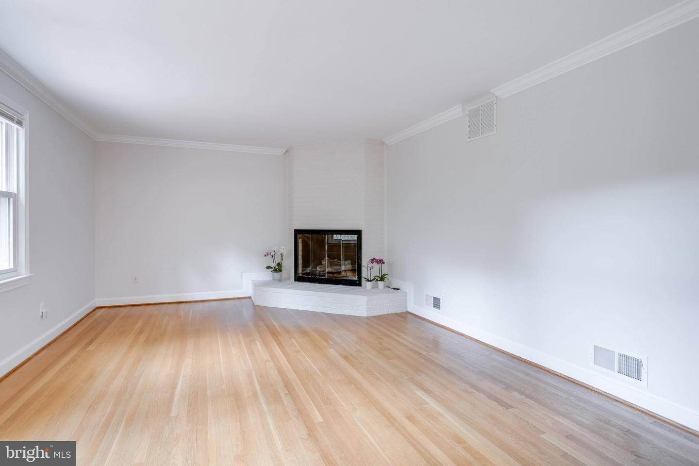 5817 DAWES AVE, ALEXANDRIA, Virginia 22311, 5 Bedrooms Bedrooms, ,3 BathroomsBathrooms,Residential,For sale,5817 DAWES AVE,VAFX2259658 MLS # VAFX2259658