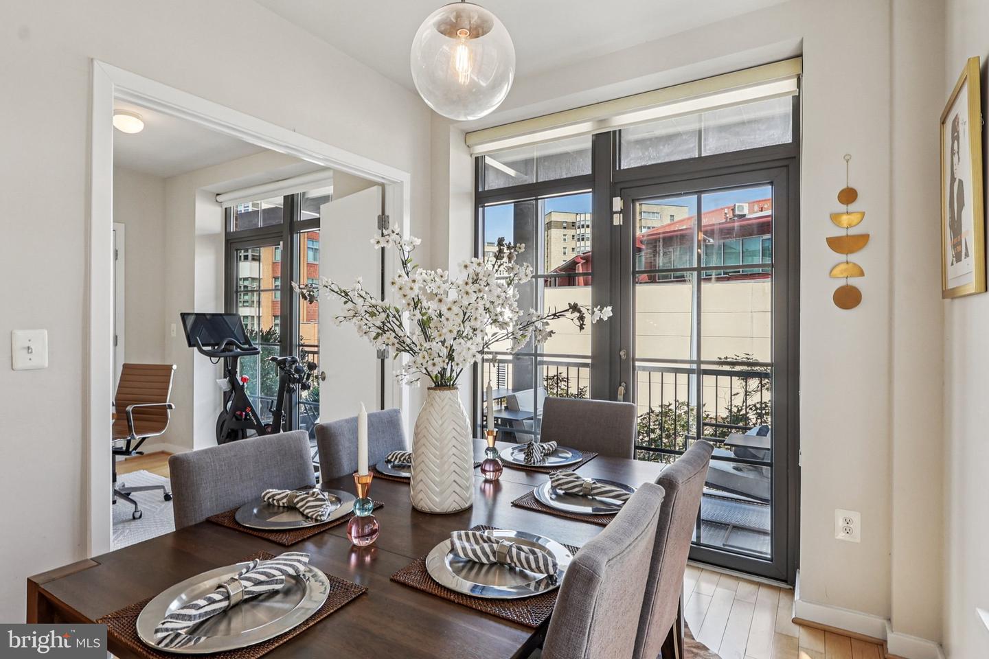 2412 17TH ST NW #202, WASHINGTON, District Of Columbia 20009, 2 Bedrooms Bedrooms, ,1 BathroomBathrooms,Residential,For sale,2412 17TH ST NW #202,DCDC2213960 MLS # DCDC2213960