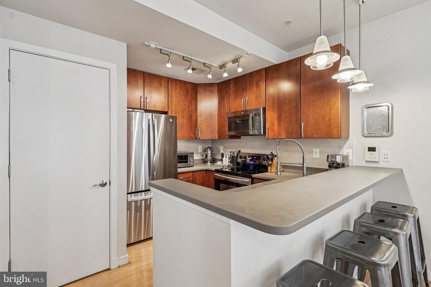 2412 17TH ST NW #202, WASHINGTON, District Of Columbia 20009, 2 Bedrooms Bedrooms, ,1 BathroomBathrooms,Residential,For sale,2412 17TH ST NW #202,DCDC2213960 MLS # DCDC2213960