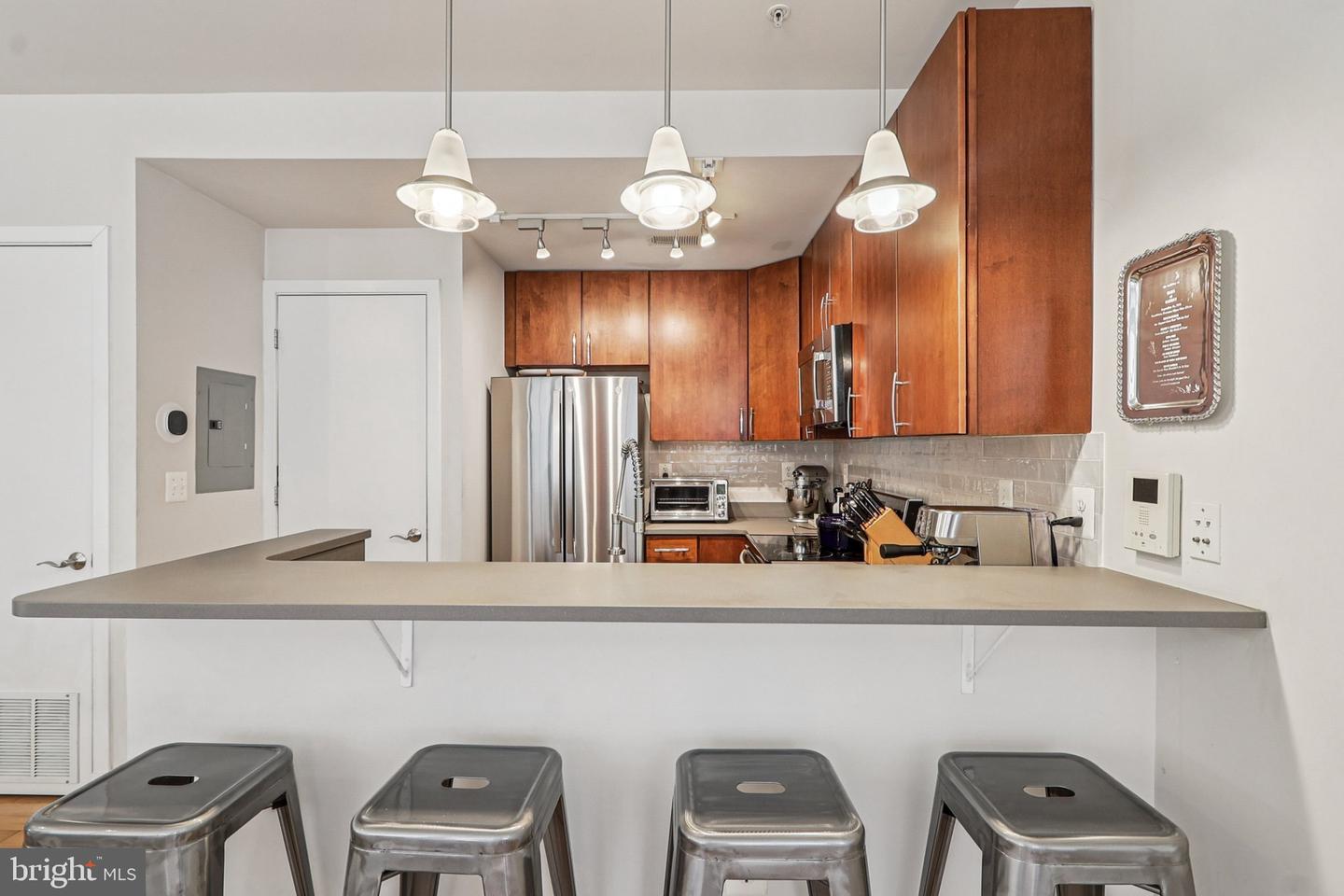 2412 17TH ST NW #202, WASHINGTON, District Of Columbia 20009, 2 Bedrooms Bedrooms, ,1 BathroomBathrooms,Residential,For sale,2412 17TH ST NW #202,DCDC2213960 MLS # DCDC2213960