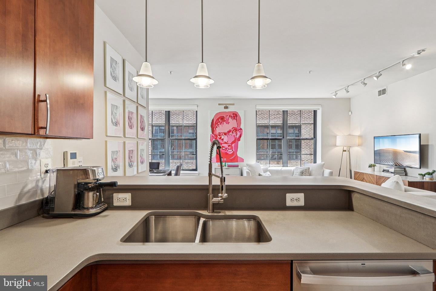 2412 17TH ST NW #202, WASHINGTON, District Of Columbia 20009, 2 Bedrooms Bedrooms, ,1 BathroomBathrooms,Residential,For sale,2412 17TH ST NW #202,DCDC2213960 MLS # DCDC2213960