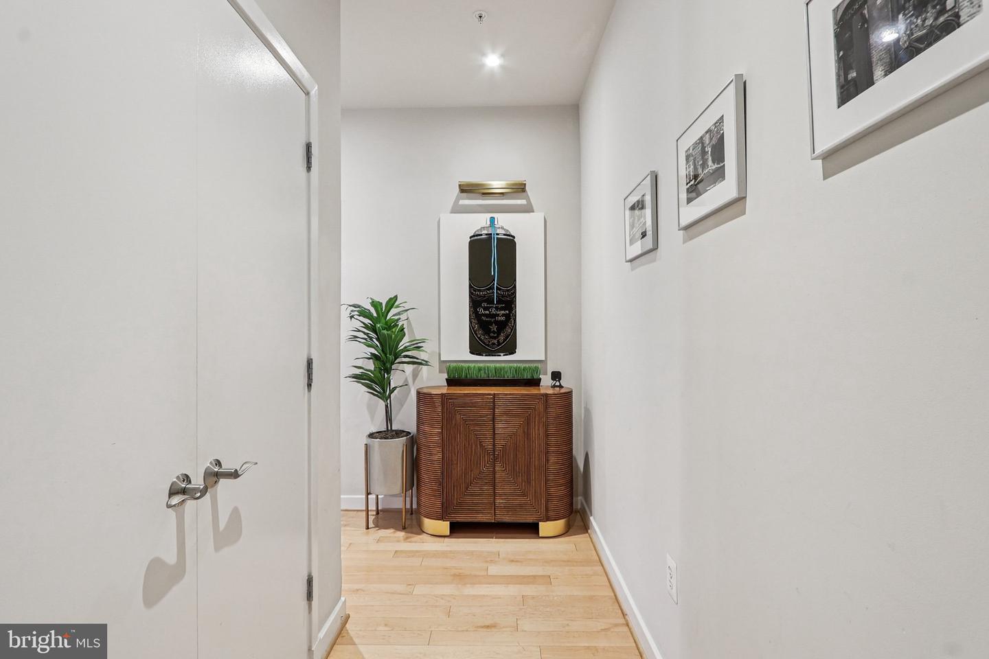 2412 17TH ST NW #202, WASHINGTON, District Of Columbia 20009, 2 Bedrooms Bedrooms, ,1 BathroomBathrooms,Residential,For sale,2412 17TH ST NW #202,DCDC2213960 MLS # DCDC2213960