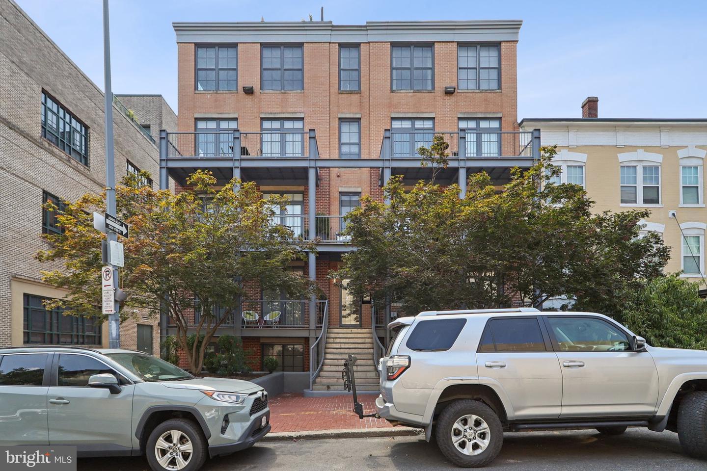 2412 17TH ST NW #202, WASHINGTON, District Of Columbia 20009, 2 Bedrooms Bedrooms, ,1 BathroomBathrooms,Residential,For sale,2412 17TH ST NW #202,DCDC2213960 MLS # DCDC2213960